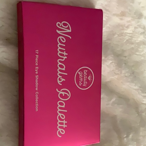 - BEAUTY GEMS NEUTRAL EYE PALETTE - Picture 2 of 4